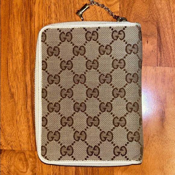 Authentic Gucci GG Zip Around Canvas Agenda with Charm Zipper Pull